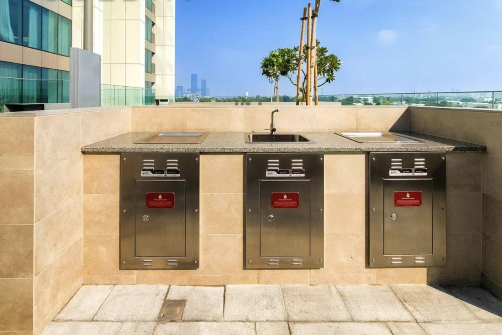 Stunning Corner 2 Bedroom In Downtown Views Ii *